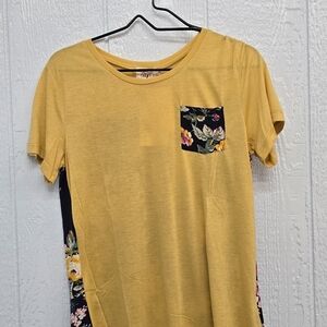 NWT Yellow Floral Pocket T-Shirt Grace And EMMA